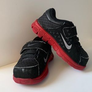 Size 5 Kids Nike Sneaker